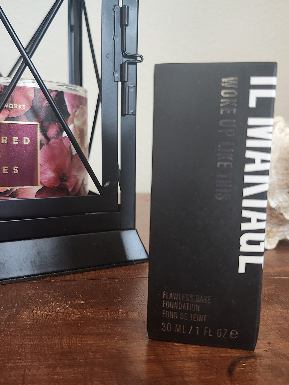 IL MAKIAGE Black Flawless Base Foundation Box